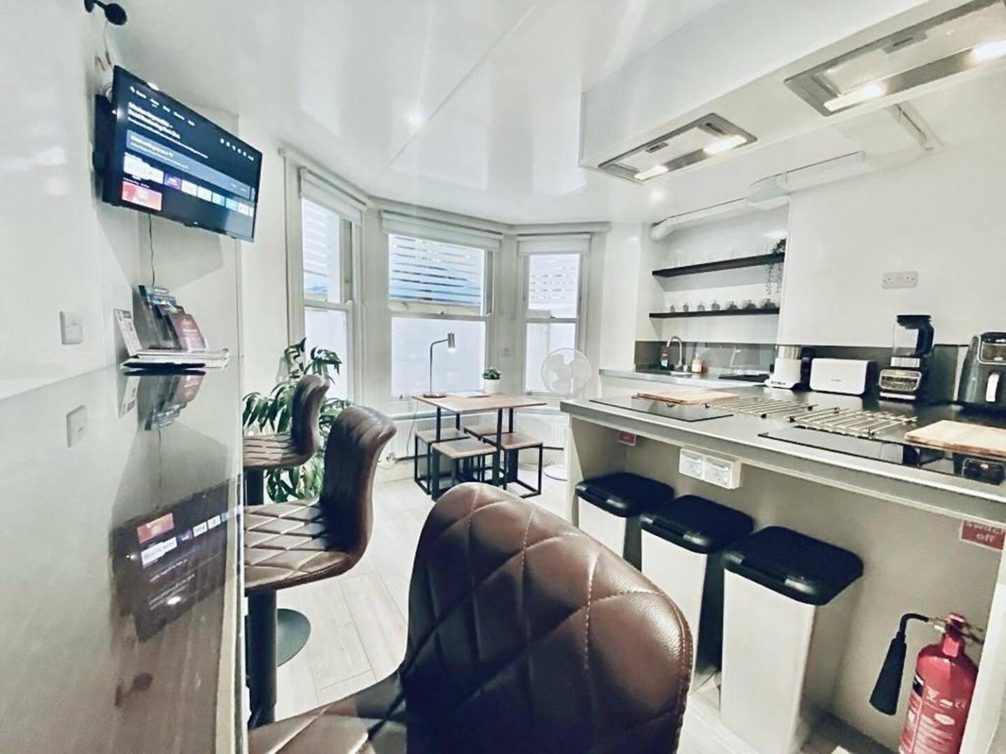 Apt 11 Seaside Serenity Chic Studio Steps To Beach Μπράιτον Εξωτερικό φωτογραφία